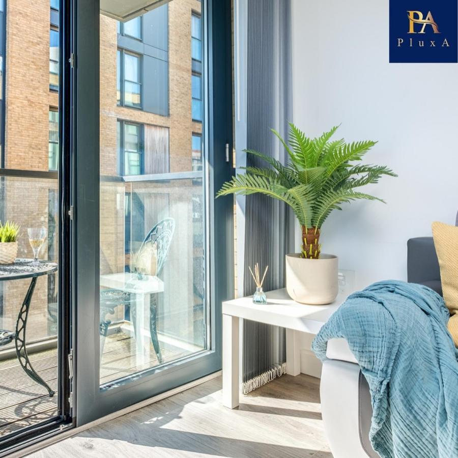 Pluxa Vivid Veranda Beautiful City Centre Apartment With Free Parking 버밍엄 외부 사진