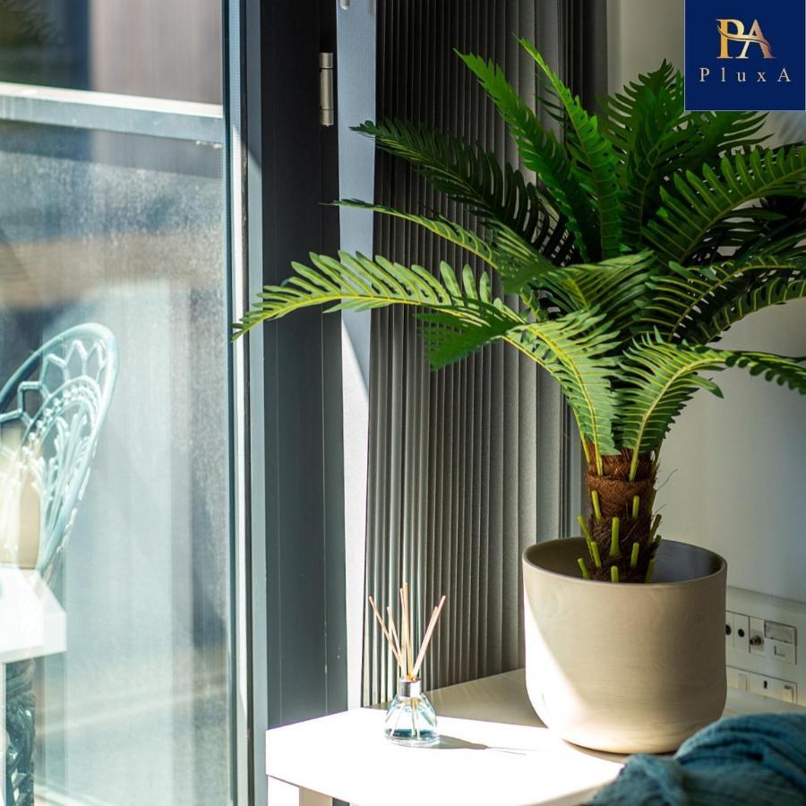 Pluxa Vivid Veranda Beautiful City Centre Apartment With Free Parking 버밍엄 외부 사진