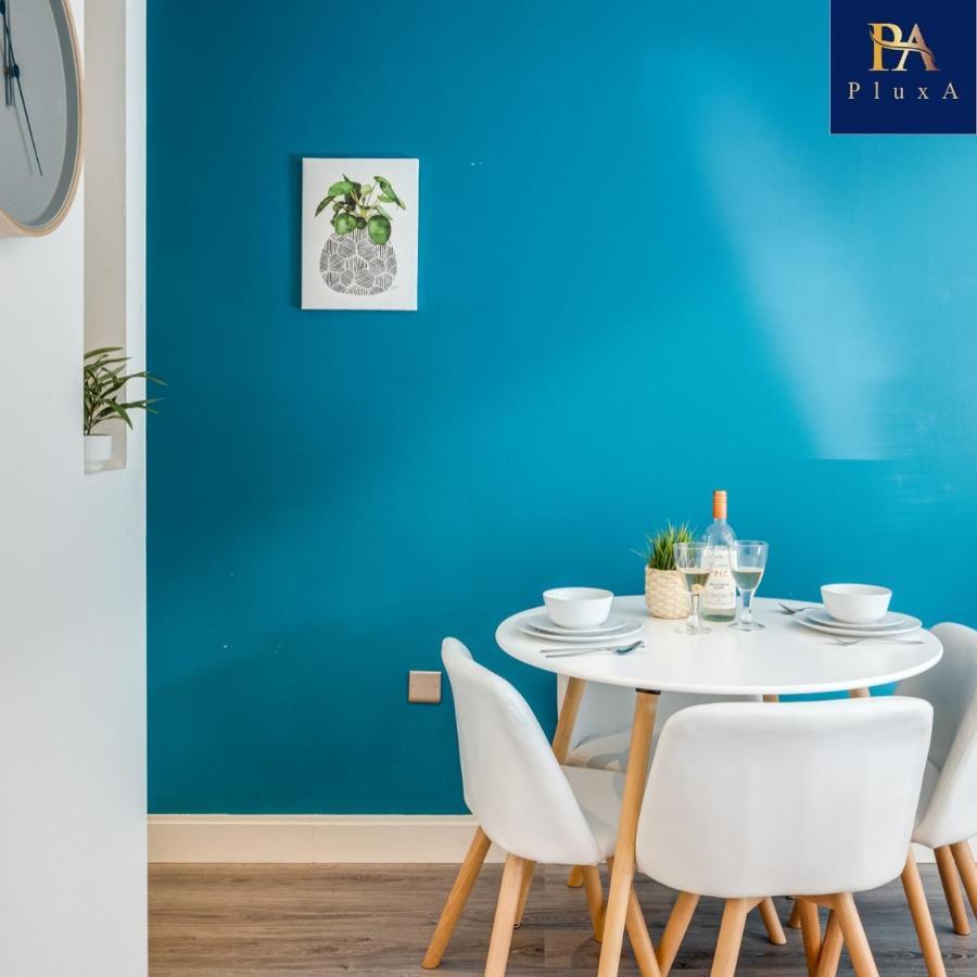 Pluxa Vivid Veranda Beautiful City Centre Apartment With Free Parking 버밍엄 외부 사진
